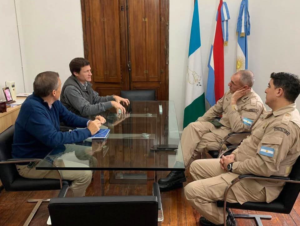 Martin trabaja en la reapertura del Centro de Formación de Prefectura